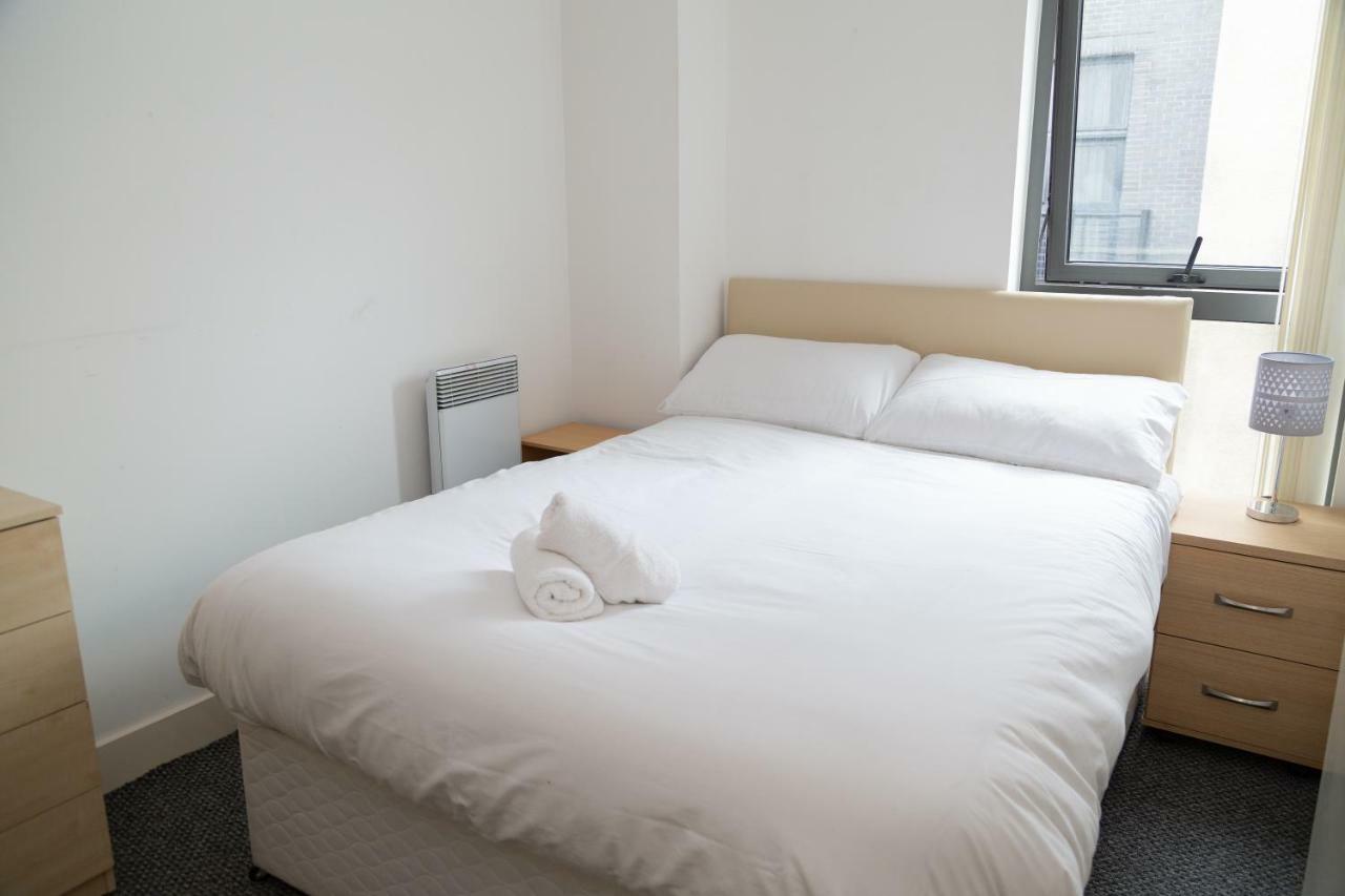 Serviced Apartment In Liverpool City Centre - Free Parking - Balcony - By Happy Days المظهر الخارجي الصورة