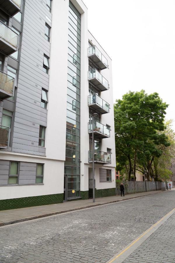 Serviced Apartment In Liverpool City Centre - Free Parking - Balcony - By Happy Days المظهر الخارجي الصورة