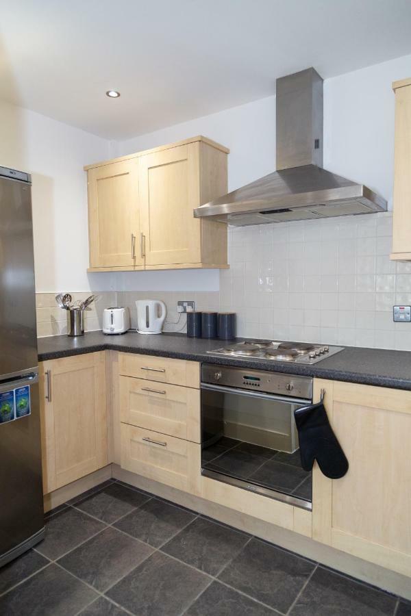 Serviced Apartment In Liverpool City Centre - Free Parking - Balcony - By Happy Days المظهر الخارجي الصورة