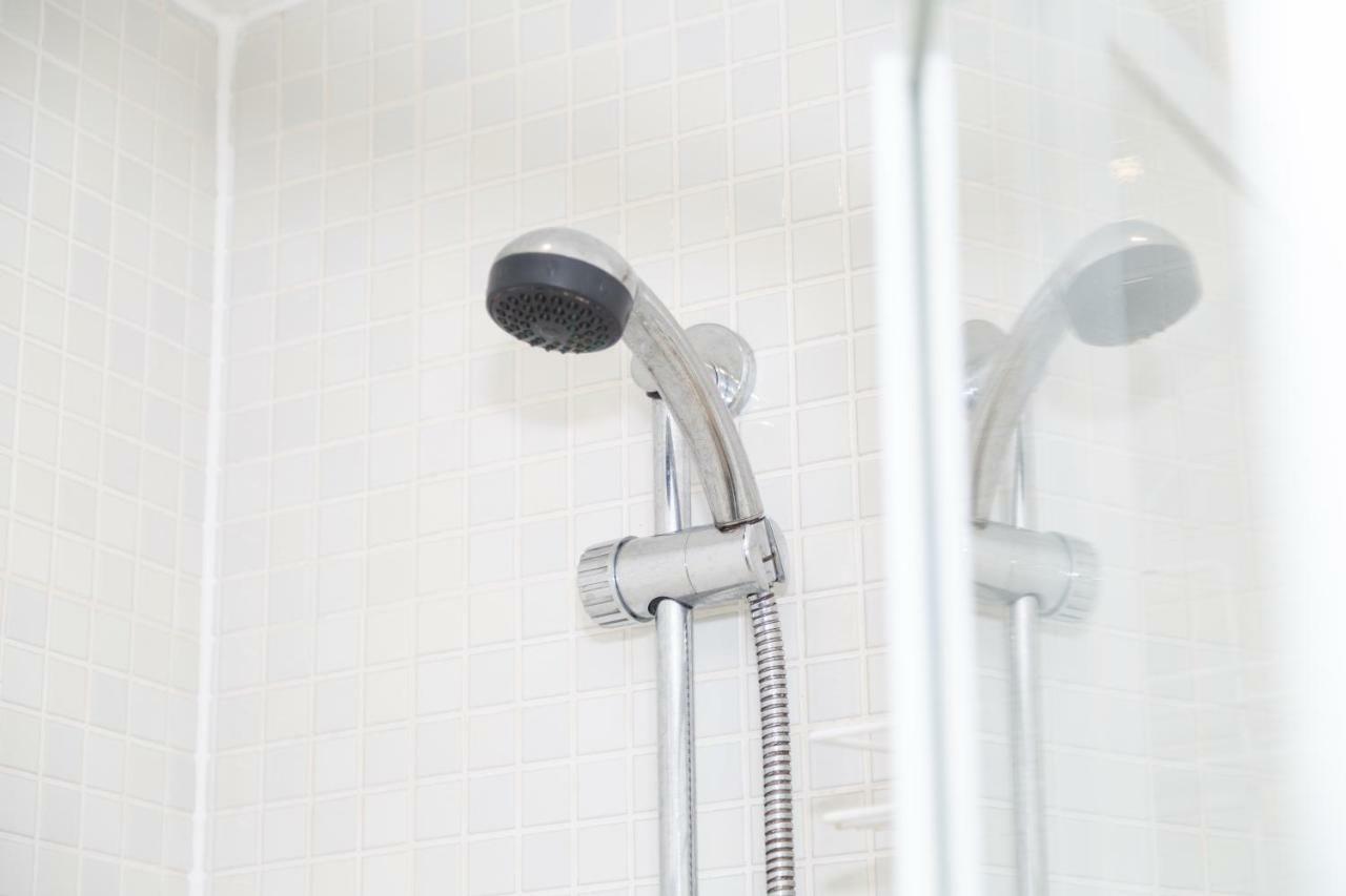 Serviced Apartment In Liverpool City Centre - Free Parking - Balcony - By Happy Days المظهر الخارجي الصورة